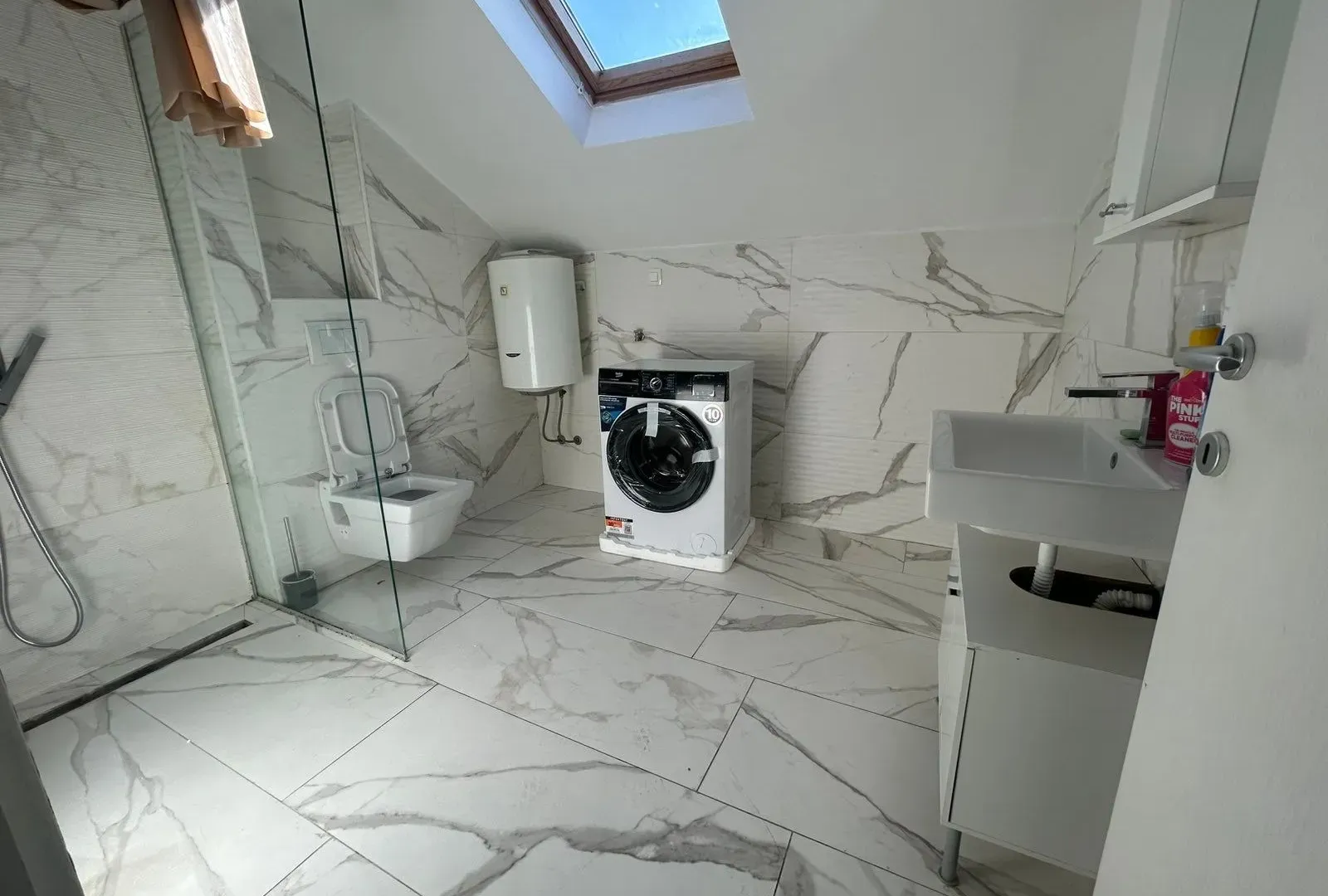 Izdavanje, kuća, 65m², Dalmatinska ulica, Podgorica