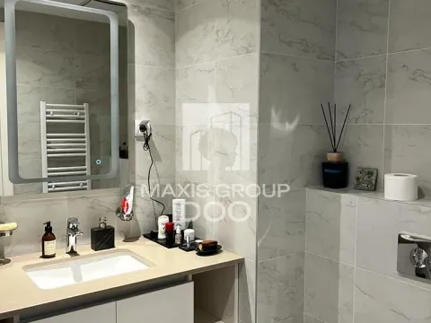 Izdavanje, četvorosoban stan, 120m², Savski Venac, Beograd - image 8