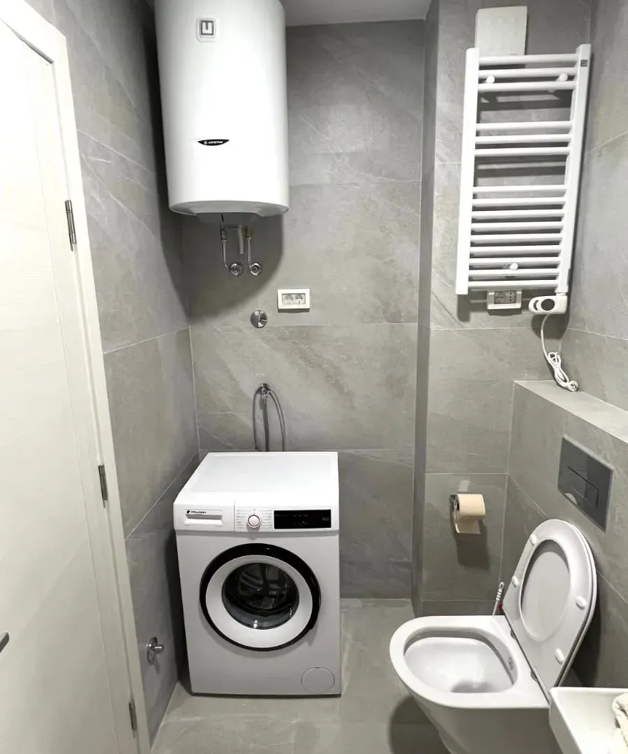 Izdavanje, jednosoban stan, 47m², Central Point, Podgorica