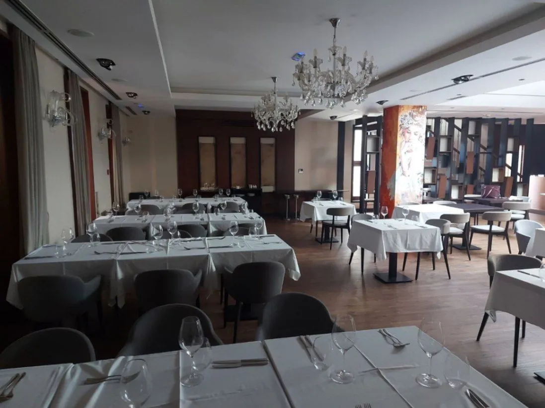 Prodaja, poslovni prostor, 800m², Zemun Kej, Zemun Sve Podlokacije