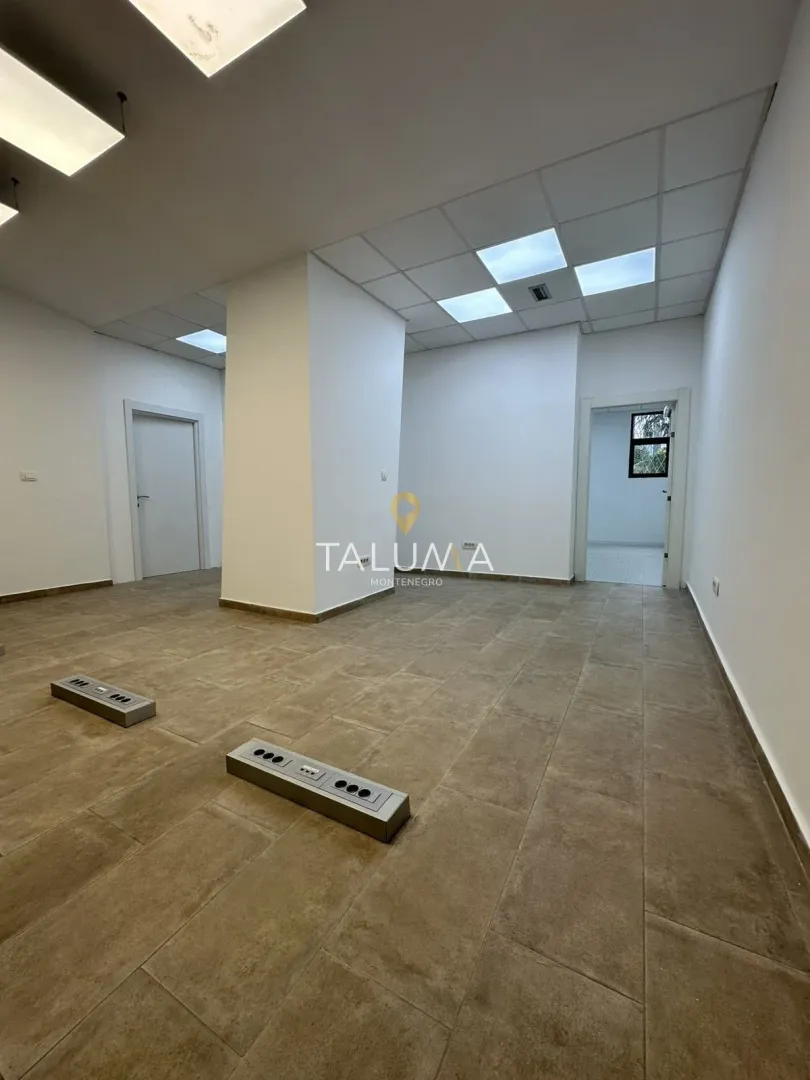Rent, office space, 294m², Blok 5, Podgorica