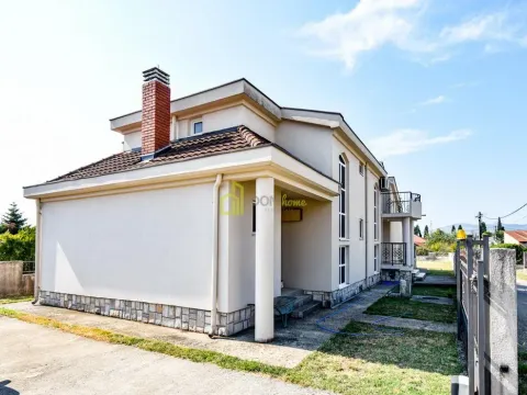 Izdavanje, kuća, 185m², Tološi, Podgorica - image 5