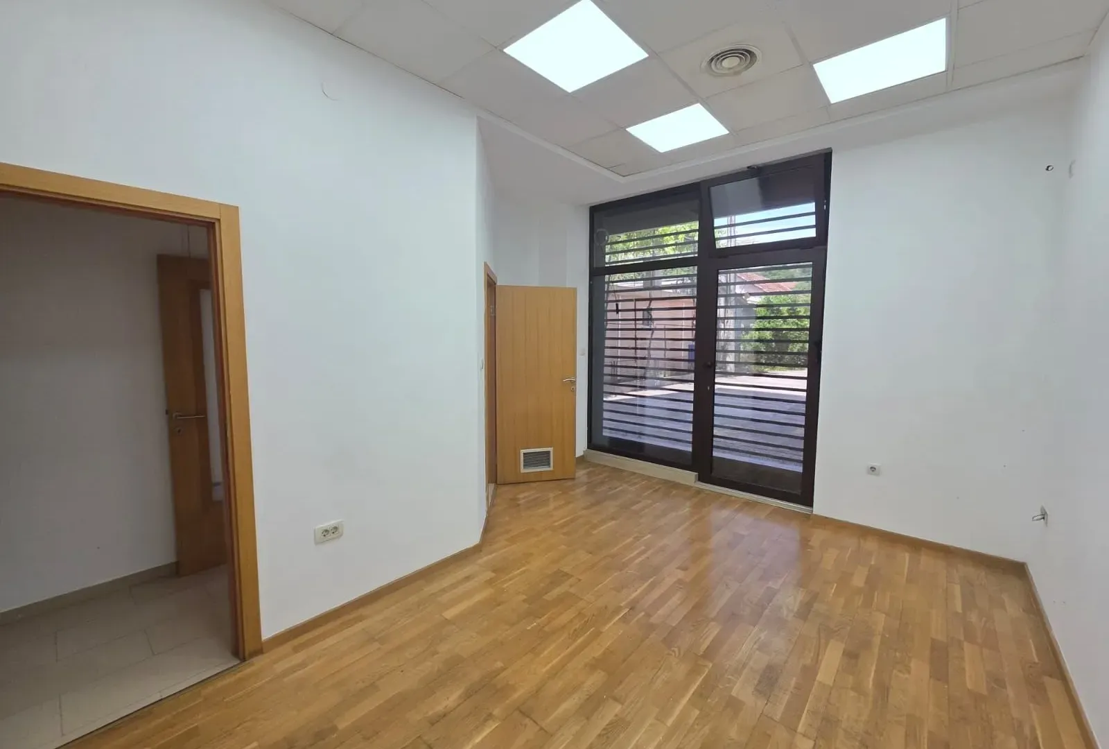 Rent, office space, 120m², Preko Morače, Podgorica