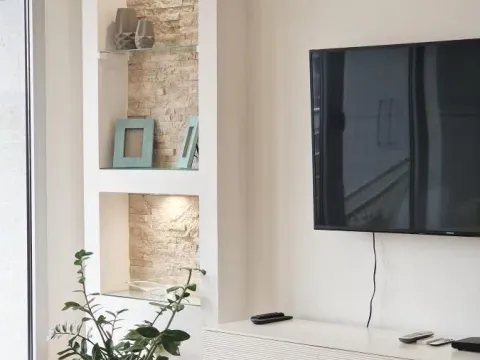 Izdavanje, trosoban stan, 105m², Centar, Novi Sad - image 4