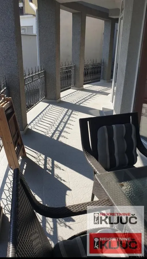 Rent, house, 1000m², Kać, Novi Sad Sve Podlokacije