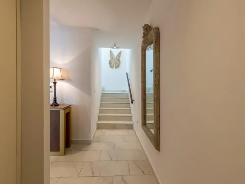 Prodaja, kuća, 198m², Dobrota, Kotor - image 11