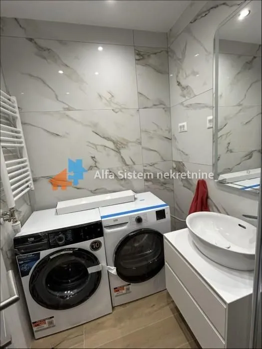 Izdavanje, dvosoban stan, 47m², Novi Beograd Blok 64, Novi Beograd Sve Podlokacije