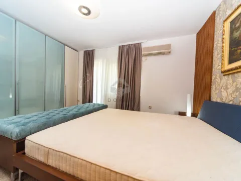 Izdavanje, trosoban stan, 200m², Gorica C, Podgorica - image 14