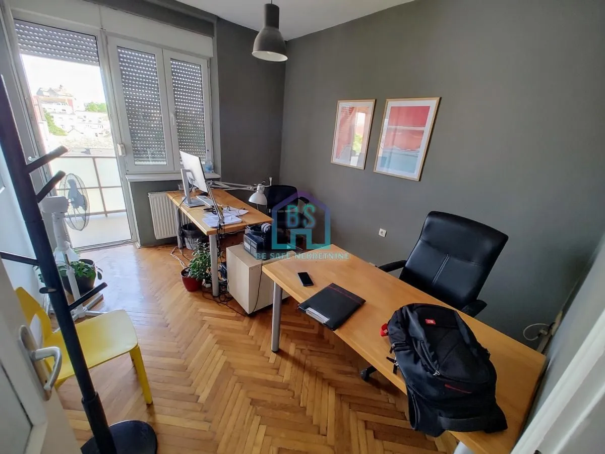 Prodaja, trosoban stan, 74m², Stari grad, Novi Sad