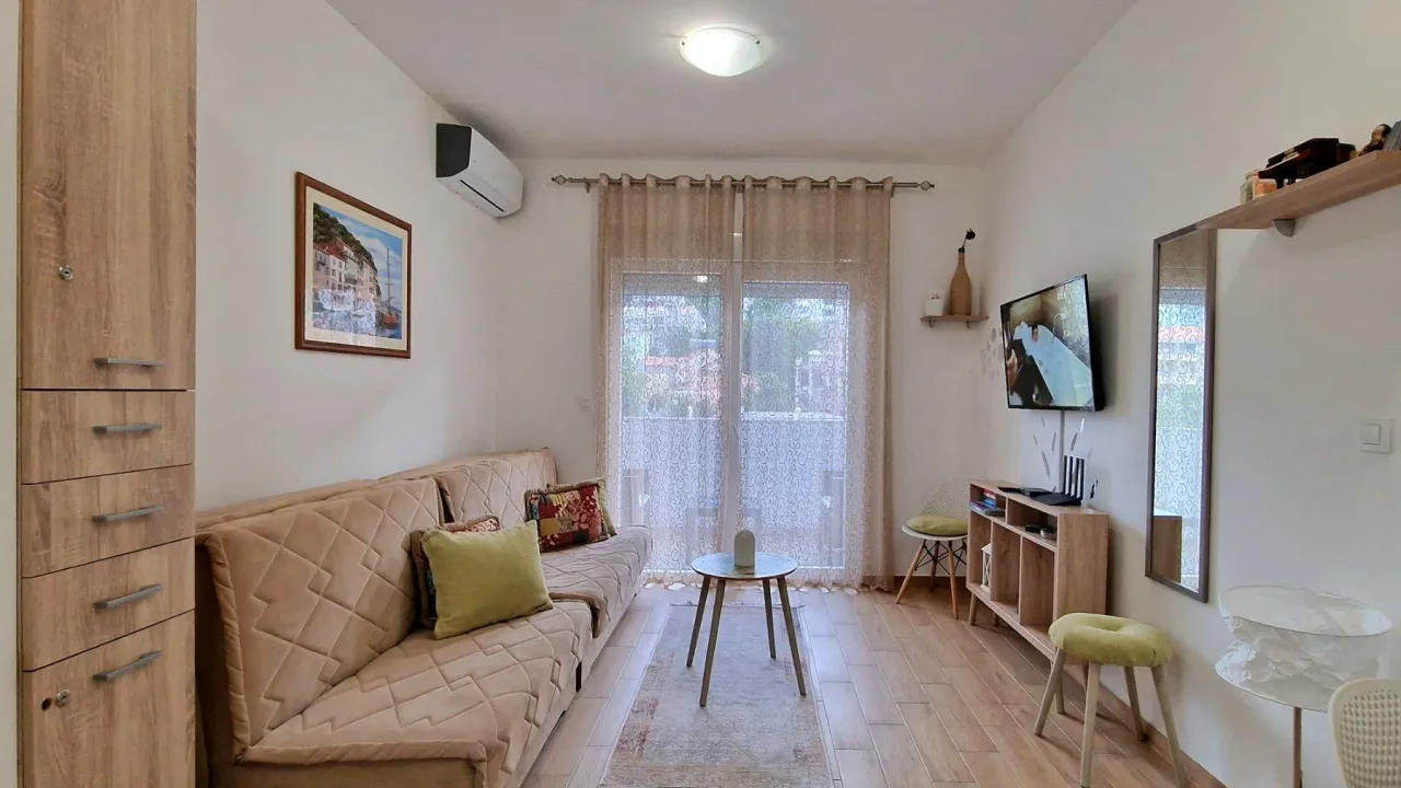 Rent, studio apartment, 34m², Budva, Crna Gora