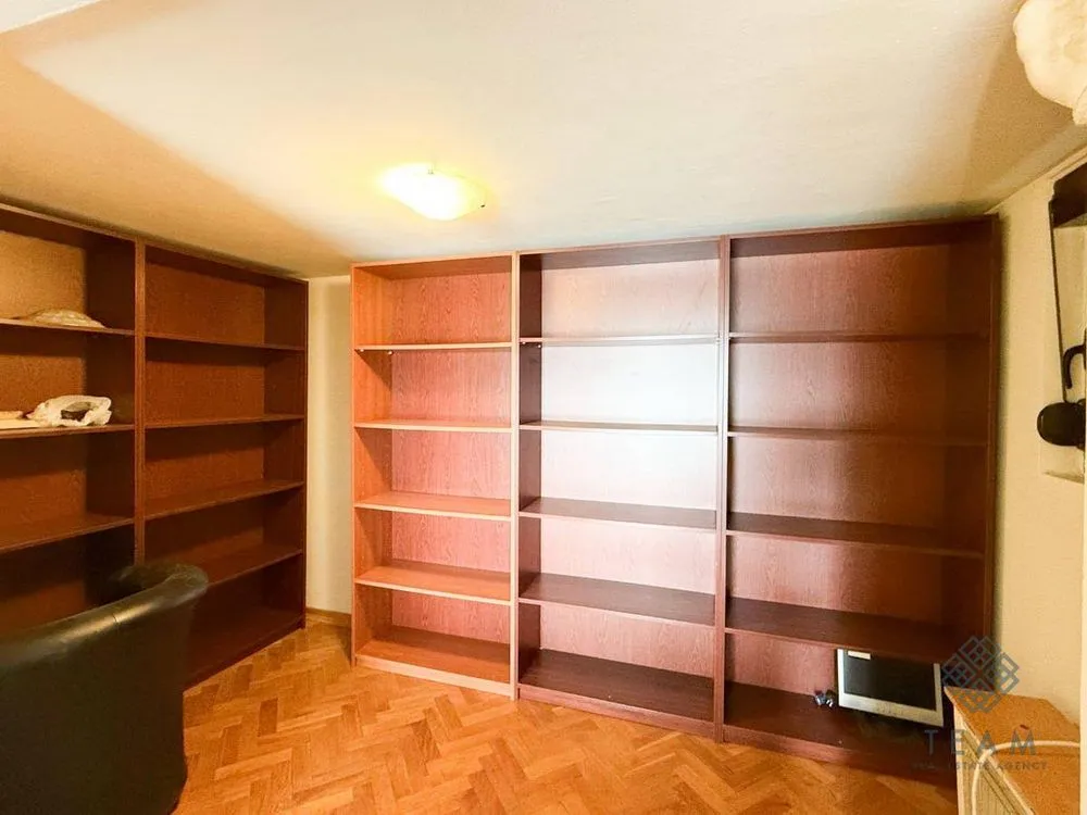 Rent, house, 460m², Gorica C, Podgorica