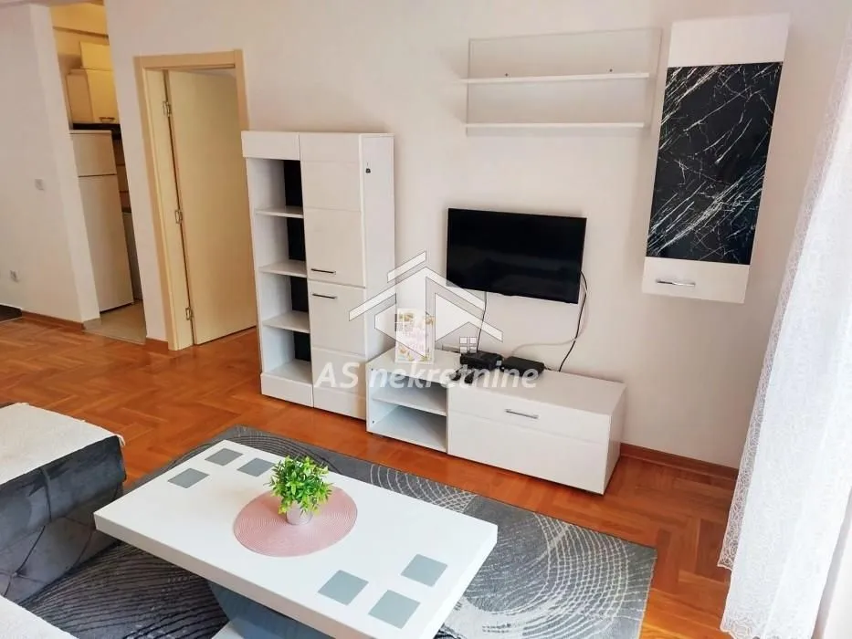 Rent, two bedroom apartment, 51m², Đeram Pijaca, Beograd