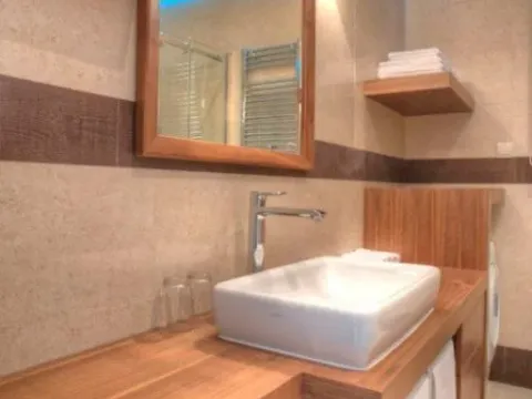 Izdavanje, dvosoban stan, 95m², Centar, Budva - image 7