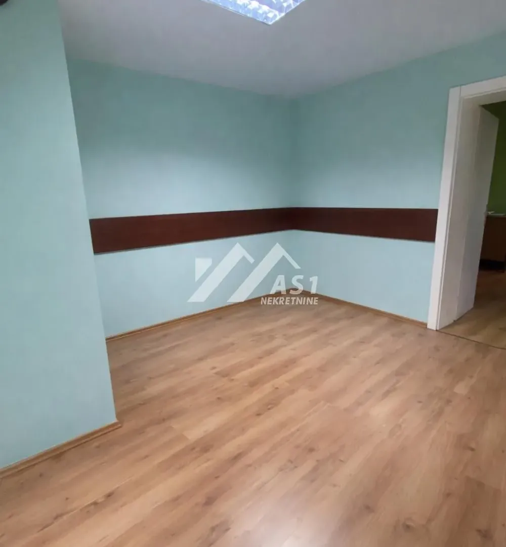 Rent, office space, 300m², Petrovaradin, Novi Sad