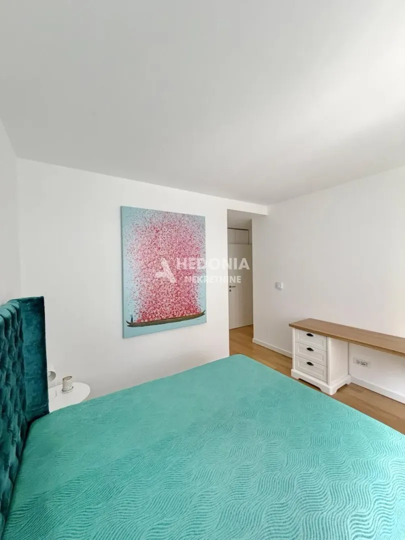 Izdavanje, četvorosoban stan, 117m², Novi Beograd Blok 65, Novi Beograd Sve Podlokacije