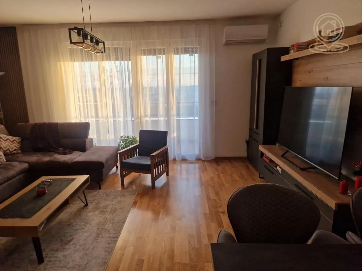 Prodaja, četvorosoban stan, 98m², Petrovaradin, Novi Sad