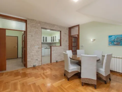 Sale, two bedroom apartment, 106m², Tivat, Crna Gora - image 10