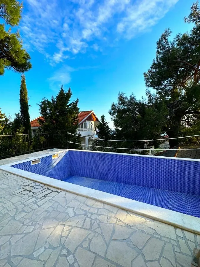 Sale, house, 220m², Bar, Crna Gora