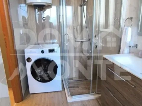 Izdavanje, dvosoban stan, 75m², Centar, Tivat - image 8