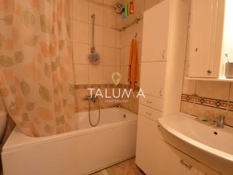 Prodaja, kuća, 150m², Tološi, Podgorica - image 11