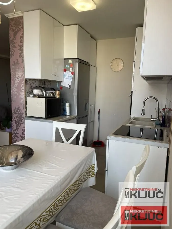 Prodaja, četvorosoban stan, 124m², Grbavica, Novi Sad Sve Podlokacije