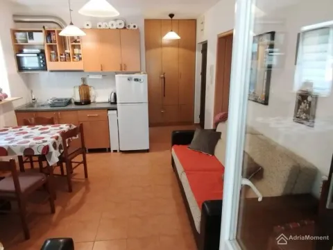 Sale, one bedroom apartment, 44m², Petrovac, Budva - image 3