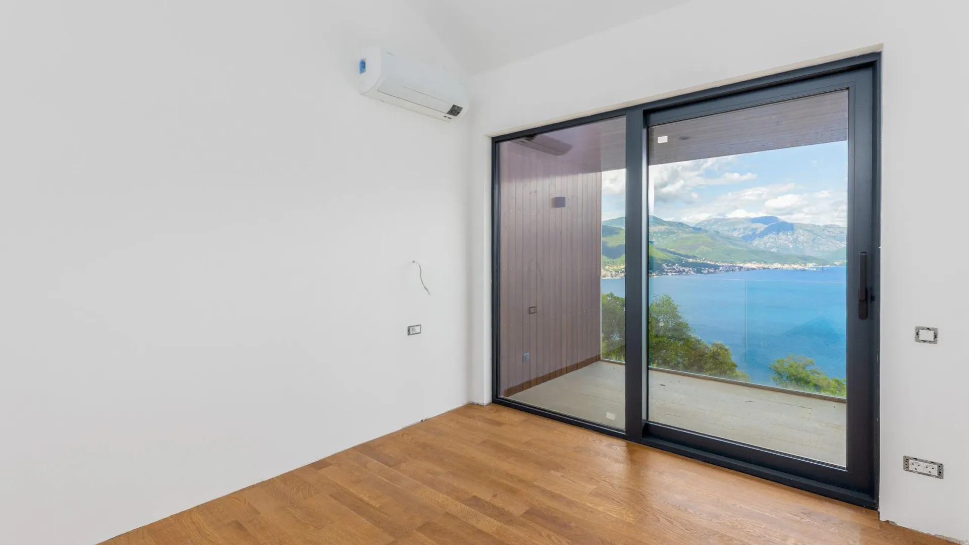 Prodaja, kuća, 340m², Zabrđe, Herceg Novi