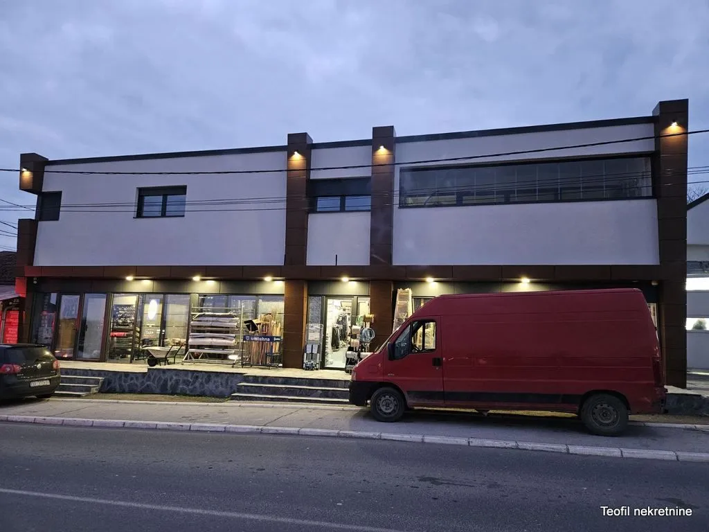 Sale, office space, 640m², Lazarevac, Beograd