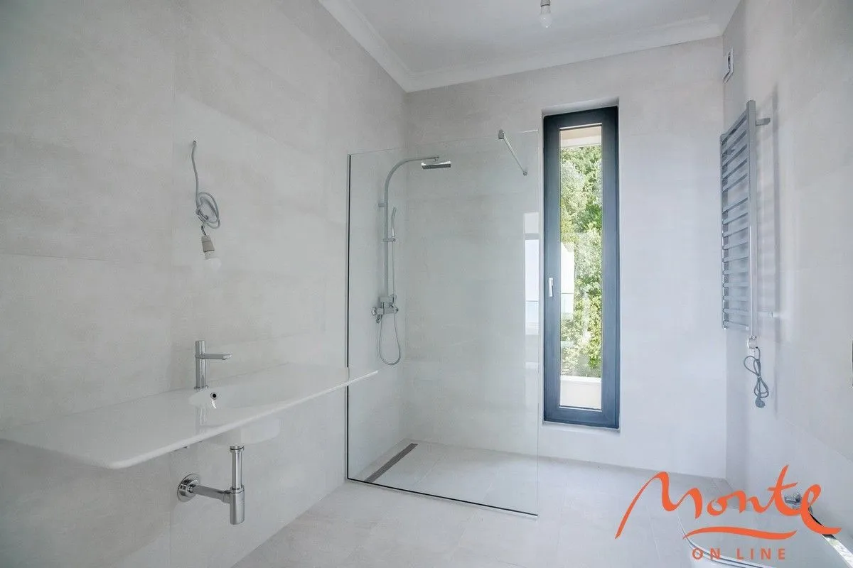 Sale, house, 632m², Reževići, Budva