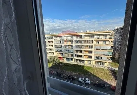 Izdavanje, jednosoban stan, 42m², City Kvart, Podgorica - image 9