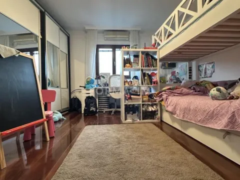 Izdavanje, trosoban stan, 89m², Stari Grad, Beograd - image 12