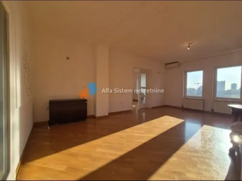 Izdavanje, stan, 110m², Kalenić Pijaca, Vračar Sve Podlokacije - image 1