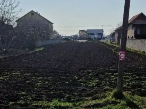 Prodaja, plac, 744m², Novi Banovci, Stara Pazova - image 1