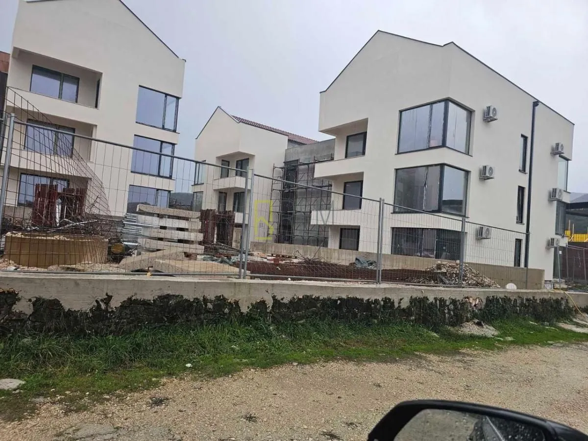 Prodaja, jednosoban stan, 51m², Radanovići, Kotor