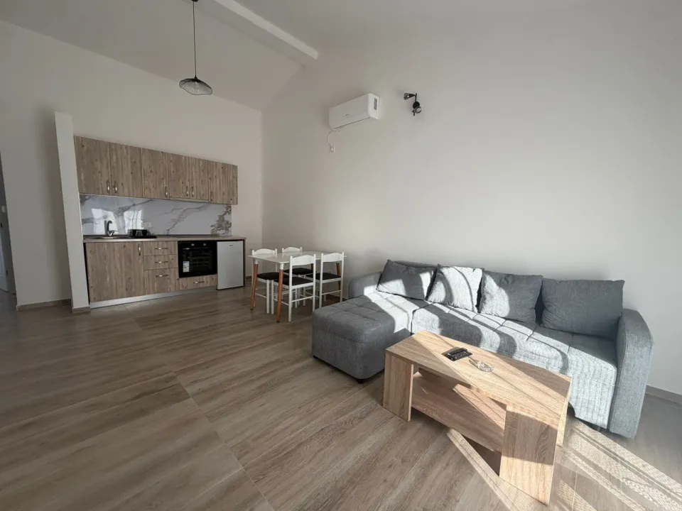 Izdavanje, jednosoban stan, 37m², Bonići, Tivat