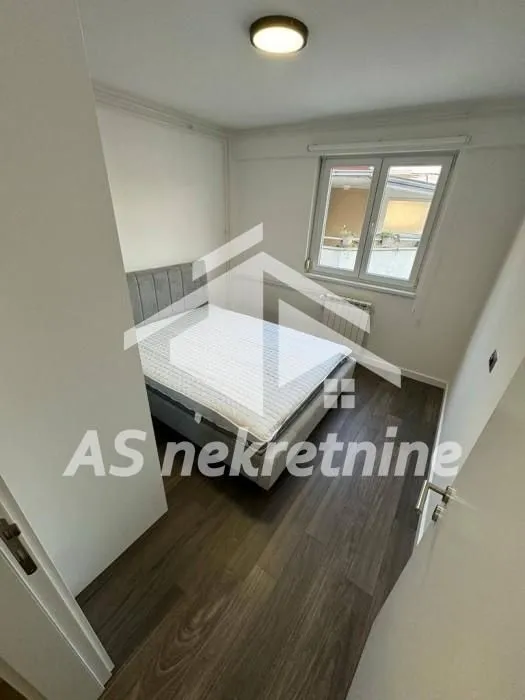 Izdavanje, dvosoban stan, 53m², Savski Venac, Beograd
