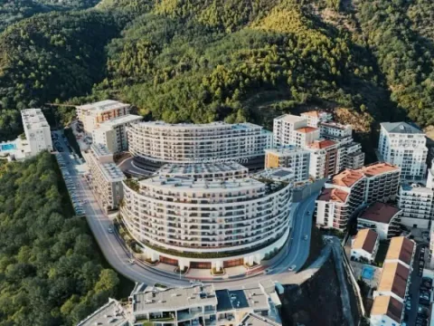 Prodaja, garsonjera, 42m², Bečići, Budva - image 3