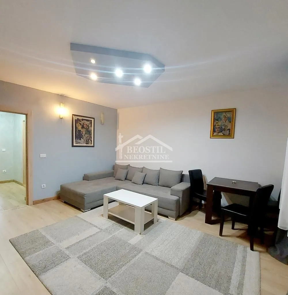 Izdavanje, jednosoban stan, 33m², Stari Grad, Beograd