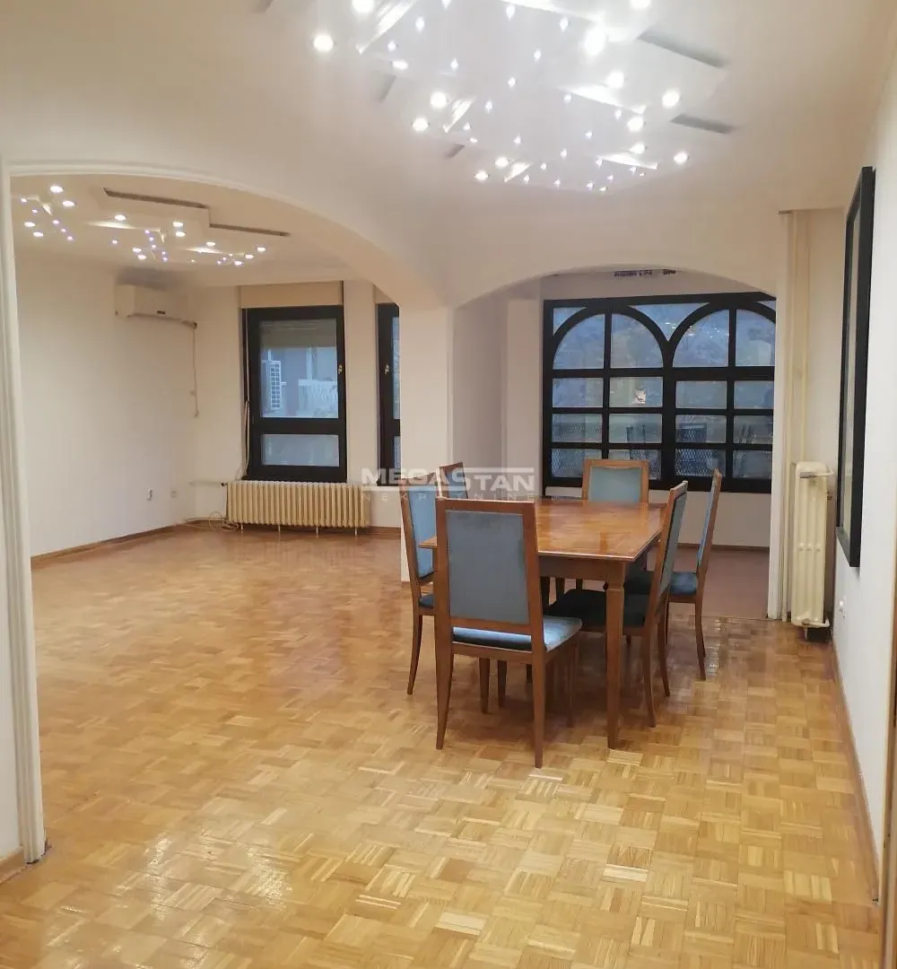 Rent, four bedroom apartment, 115m², Kalenić Pijaca, Vračar Sve Podlokacije