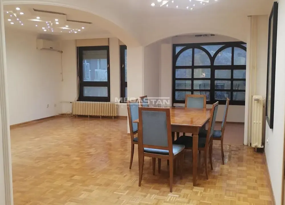 Izdavanje, četvorosoban stan, 115m², Kalenić Pijaca, Vračar Sve Podlokacije