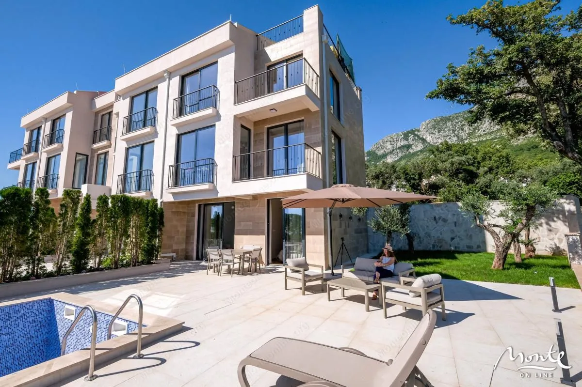Sale, house, 220m², Reževići, Budva