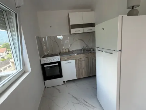Izdavanje, garsonjera, 30m², Radanovići, Kotor - image 4