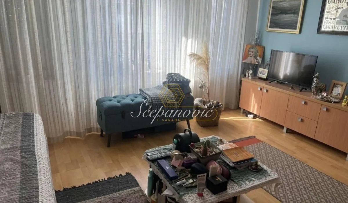 Prodaja, četvorosoban stan, 115m², Centar, Novi Sad