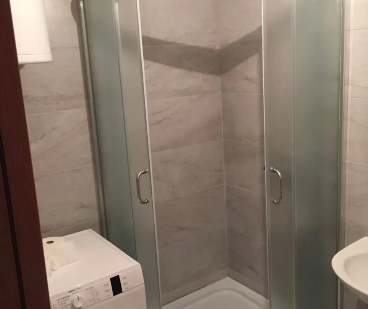 Izdavanje, dvosoban stan, 67m², Ljubović, Podgorica