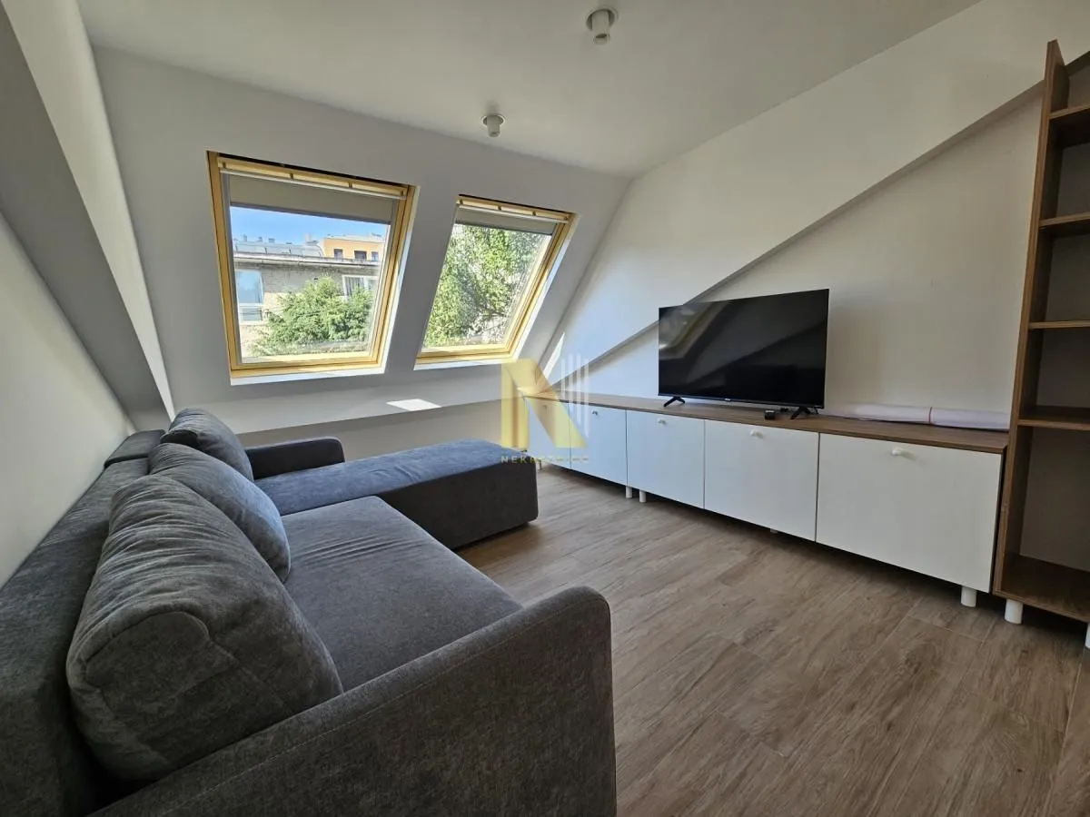 Prodaja, jednosoban stan, 32m², Centar, Novi Sad