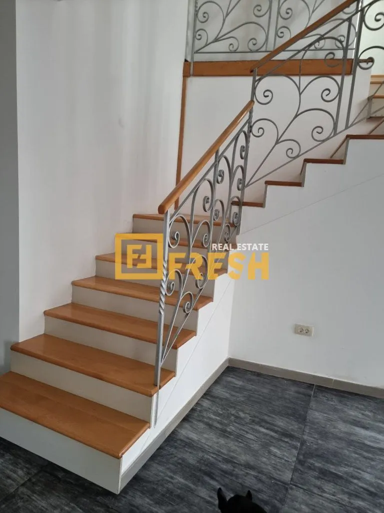 Rent, office space, 130m², Krivi Most, Podgorica