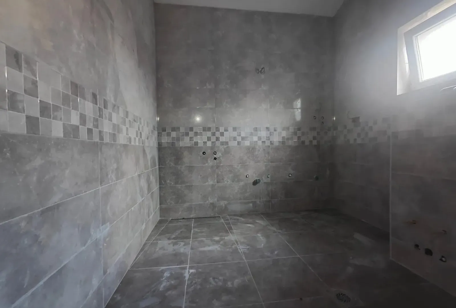 Prodaja, kuća, 250m², Karaburško Polje, Podgorica