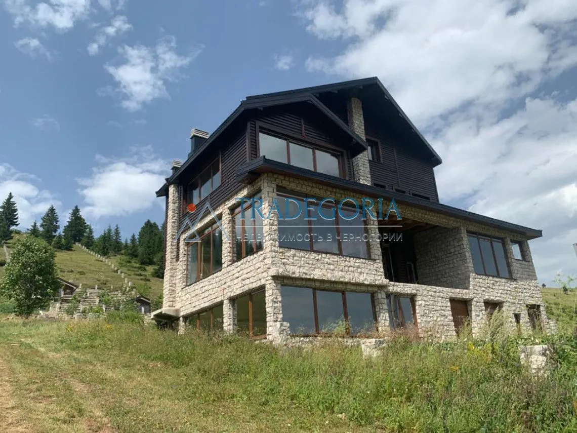Prodaja, kuća, 920m², Žabljak, Crna Gora