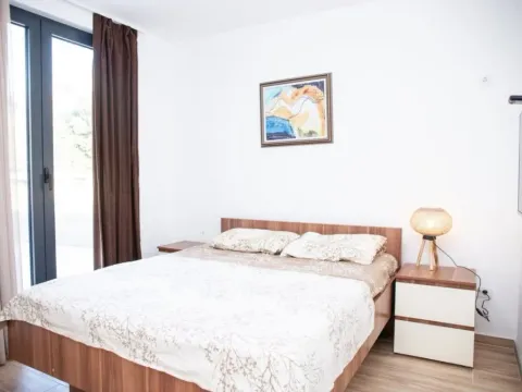 Izdavanje, dvosoban stan, 90m², Rafailovići, Budva - image 6