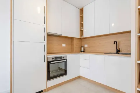Rent, one bedroom apartment, 34m², Bečići, Budva - image 5